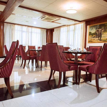 Peacock Hotel Дар ес Саалам Екстериор снимка