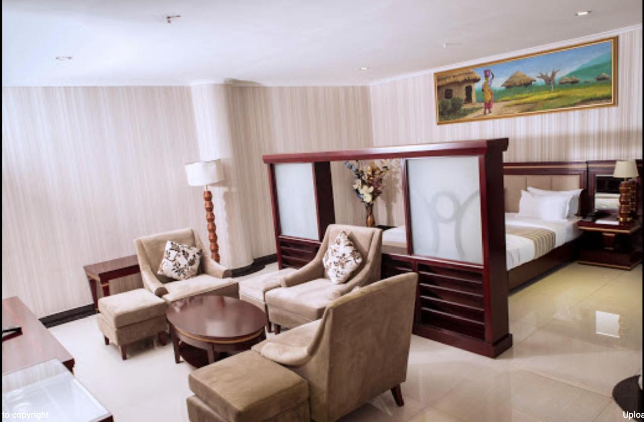 Peacock Hotel Дар ес Саалам Екстериор снимка