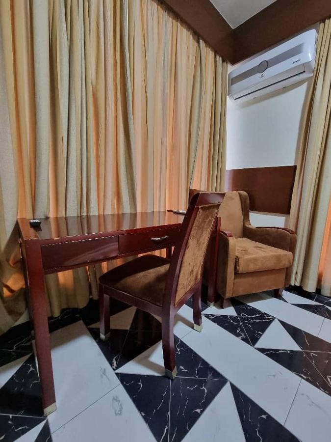 Peacock Hotel Дар ес Саалам Екстериор снимка