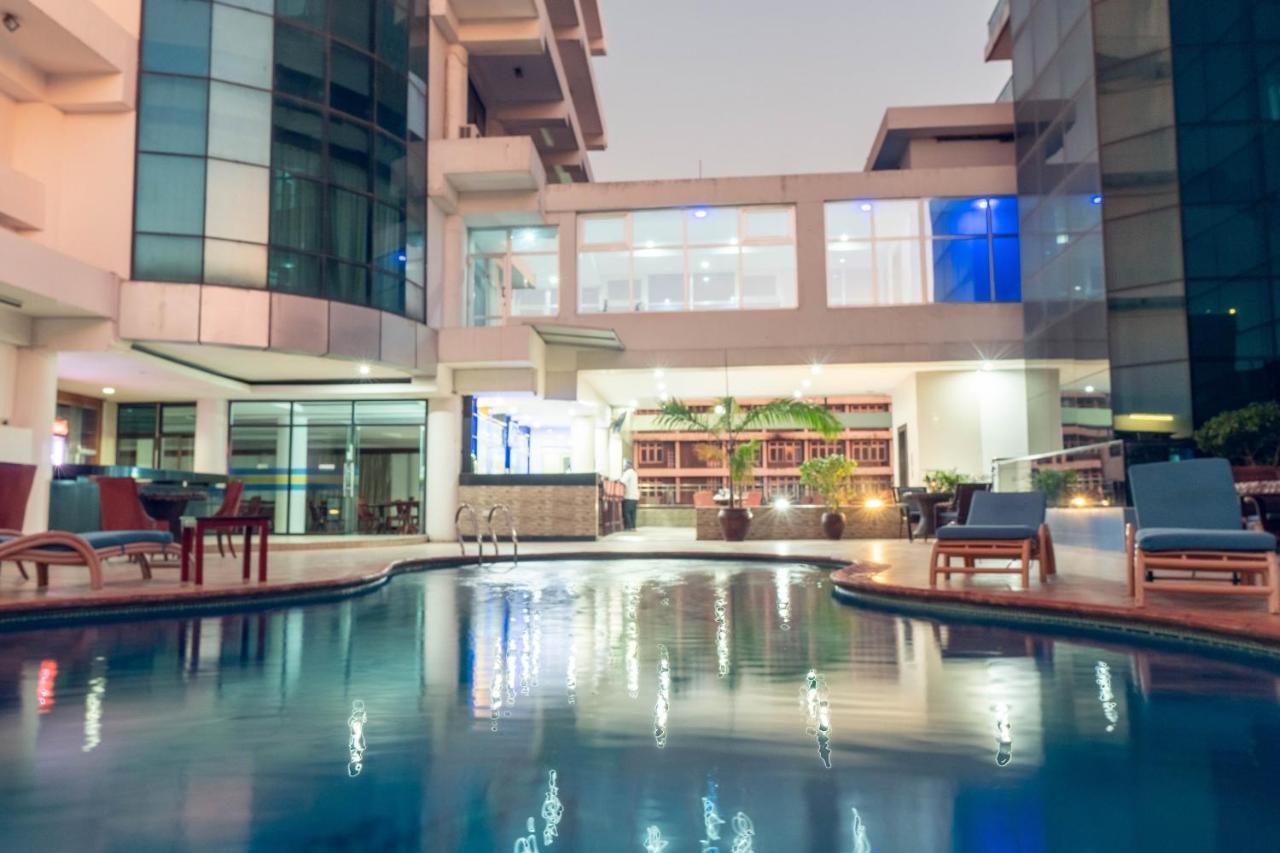 Peacock Hotel Дар ес Саалам Екстериор снимка