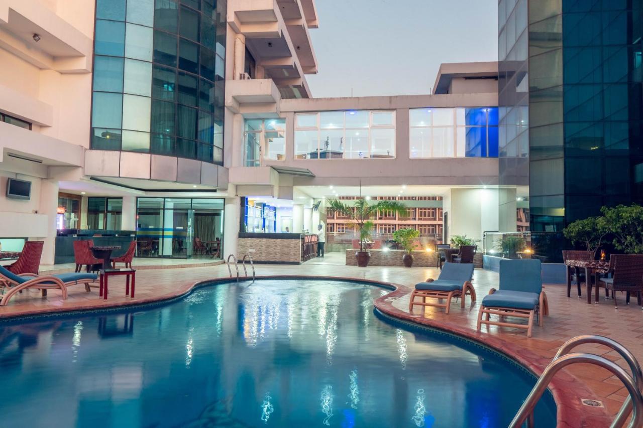 Peacock Hotel Дар ес Саалам Екстериор снимка