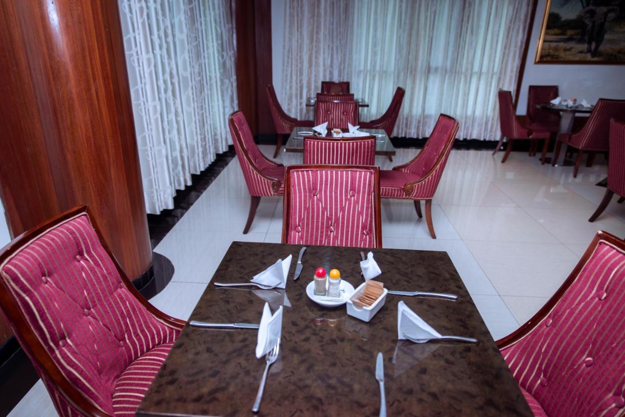 Peacock Hotel Дар ес Саалам Екстериор снимка