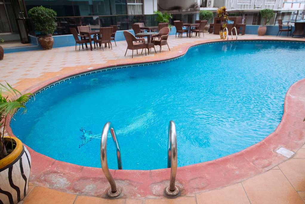 Peacock Hotel Дар ес Саалам Екстериор снимка