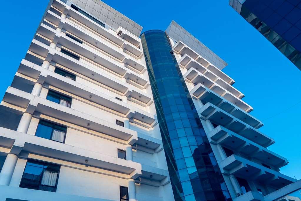Peacock Hotel Дар ес Саалам Екстериор снимка