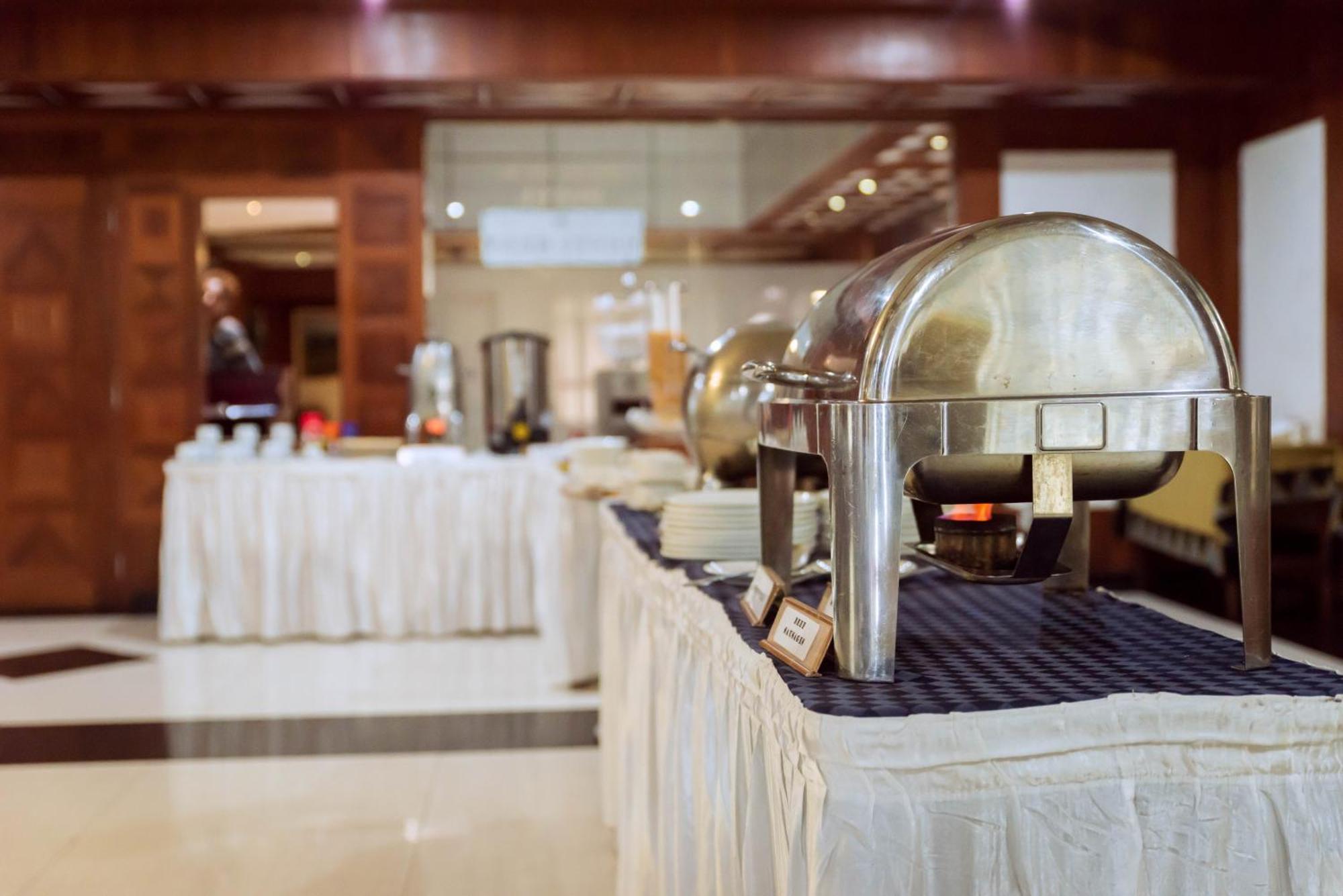 Peacock Hotel Дар ес Саалам Екстериор снимка