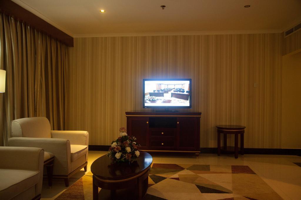 Peacock Hotel Дар ес Саалам Екстериор снимка