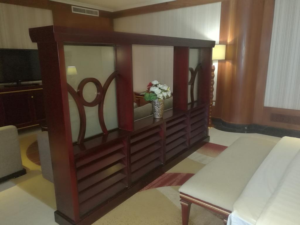 Peacock Hotel Дар ес Саалам Екстериор снимка