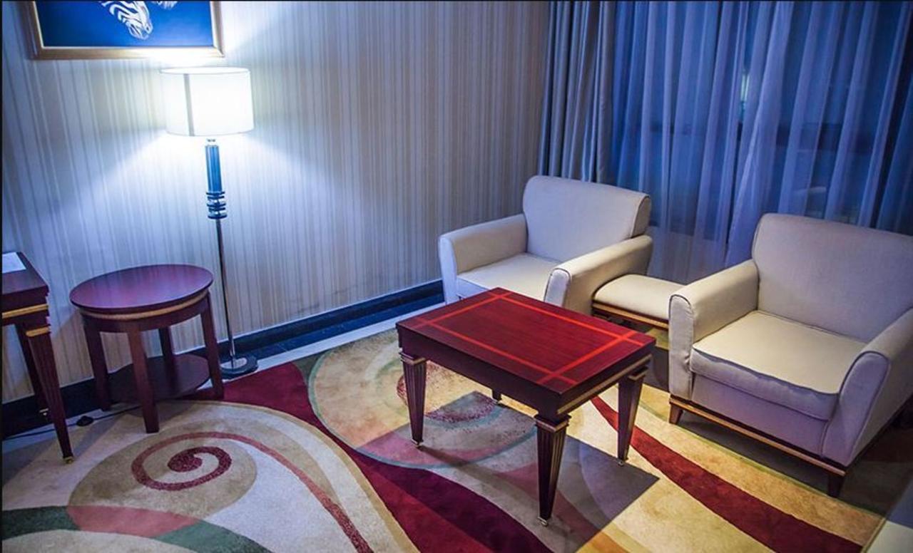 Peacock Hotel Дар ес Саалам Екстериор снимка