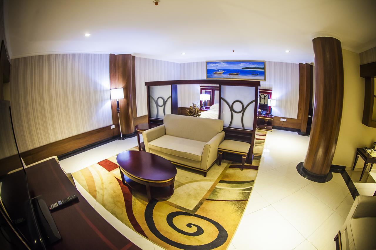 Peacock Hotel Дар ес Саалам Екстериор снимка