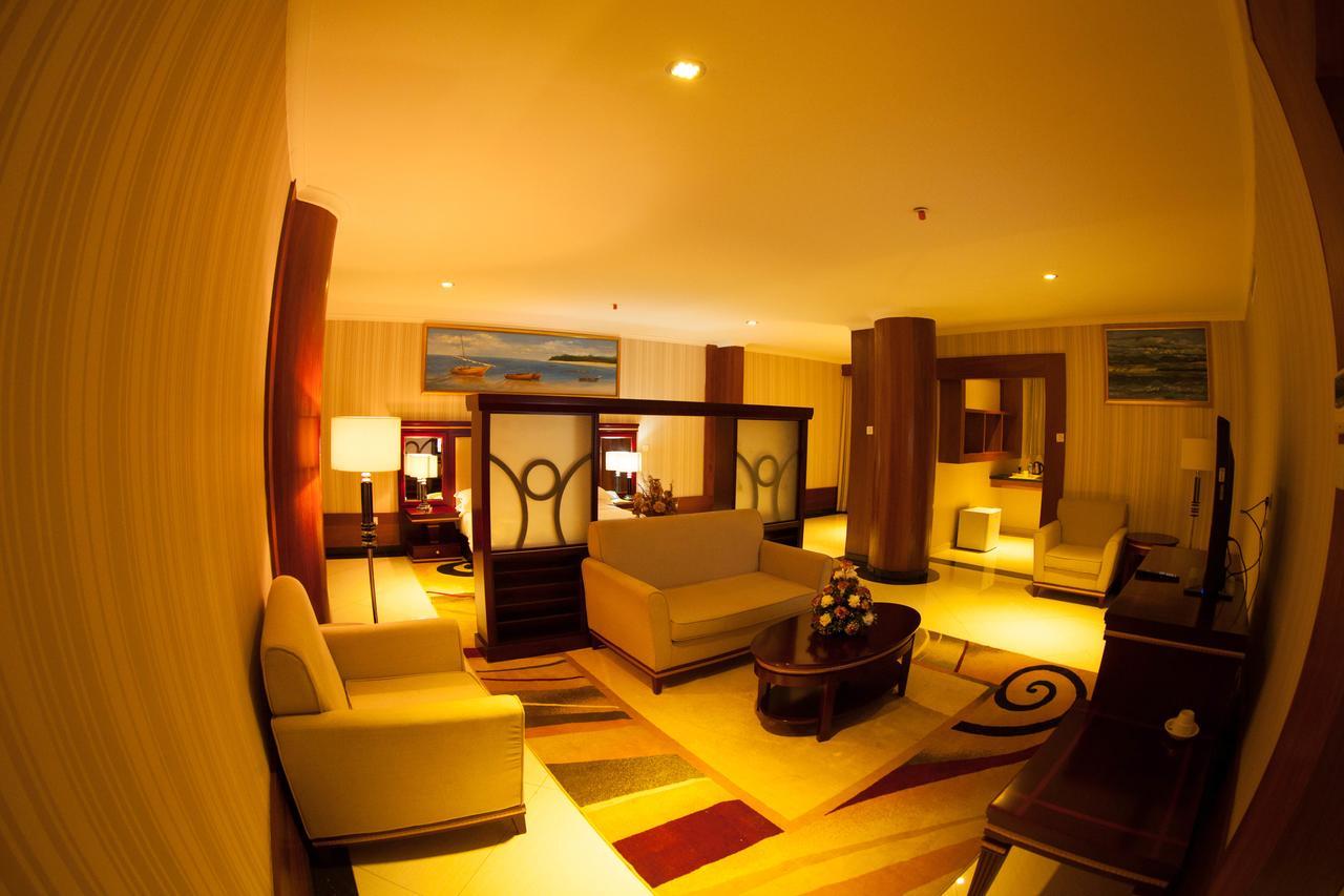 Peacock Hotel Дар ес Саалам Екстериор снимка