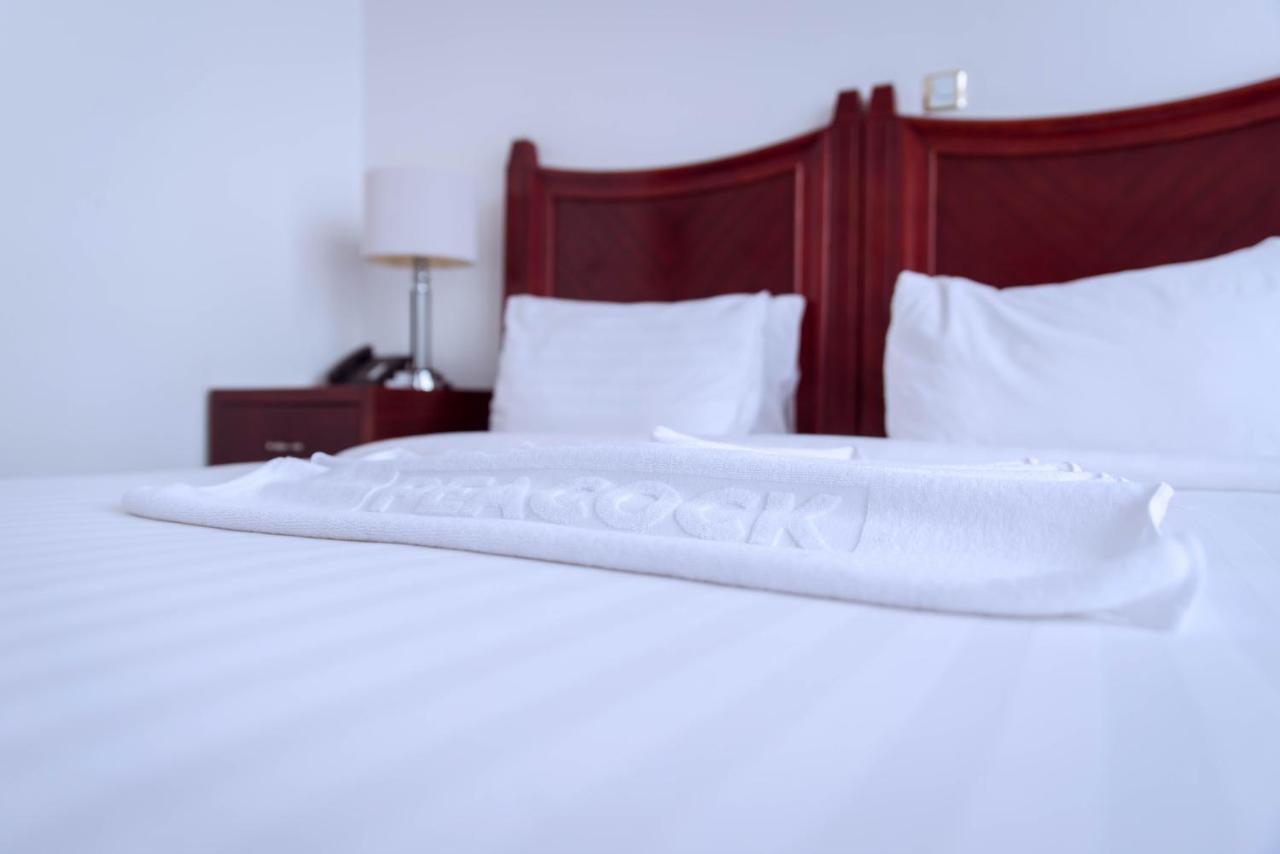 Peacock Hotel Дар ес Саалам Екстериор снимка